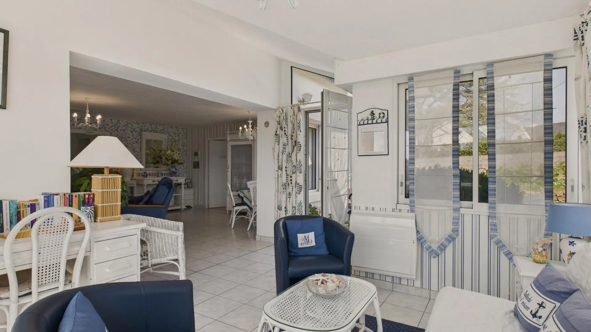 Holiday home Maison Pour 8 Avec Grand Jardin A 150M De La Mer Trevou-Treguignec France