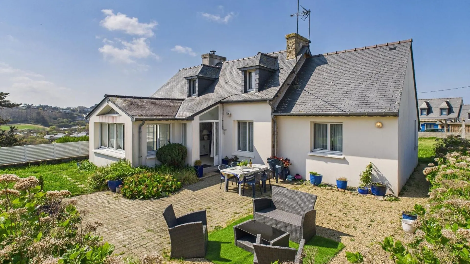 Maison Pour 8 Avec Grand Jardin A 150M De La Mer Trevou-Treguignec